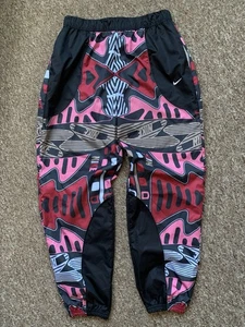 Nike High Rise Jogginghose S/M 30-32 Dance Sportswear Cropped sehr guter Zustand gewebte Grafik Hose - Bild 1 von 5