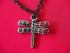 Halskette - Anhänger - Libelle - Metall - Kette 94 cm - Bild 1 von 5