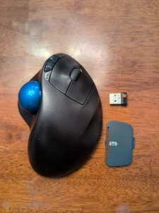 Logitech M570 Wireless Trackball Ergo Mouse Blue Ball Windows w/Dongle - Picture 1 of 4