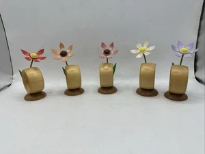 German Democratic Dregano Flowers WOOD NAPKIN RINGS Set Of 5 Vintage. - Picture 1 of 4