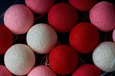 BOLAS DE ALGODÃO LEVES CORDAS TOM ROSA FESTA, PÁTIO, FADA, DECORAÇÃO SALA DE ESTAR - Imagem 1 de 4