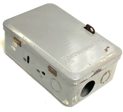 INTERMATIC T103 24 HOUR 125V 60 HZ DPST MECHANICAL TIME SWITCH ENCLOSURE - Image 1 of 4