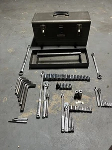 CRAFTSMAN 1/2”, 3/8”, 1/4” Drive Ratchet 12,6pt SOCKET SET V Series W/Tool Box - Picture 1 of 24