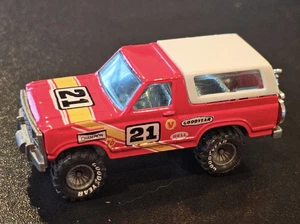 HOT WHEELS EARLY BLACKWALL ERA RED FORD BRONCO W/ REAL RIDERS MINT - Picture 1 of 9