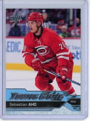 2016-17 Upper Deck Sebastian Aho YOUNG GUNS #210 Rookie - Imagem 1 de 2