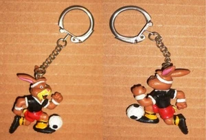 1988 UEFA European Football Championship Official BERNI MASCOT FIGURE KEYCHAIN - Picture 1 of 3