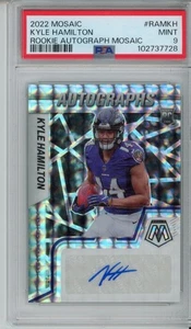 2022 Panini Mosaic - Rookie Autografi Mosaic Kyle Hamilton #RAM-KH PSA 9 - Foto 1 di 2
