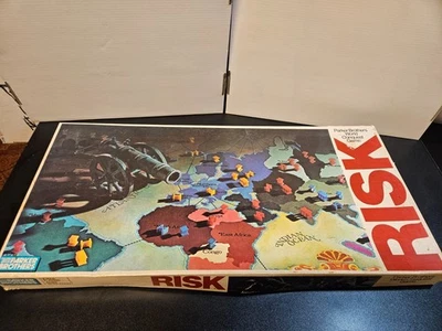 RISK - VINTAGE - 1980 PARKER BROTHERS - COMPLETE - Image 1 of 3