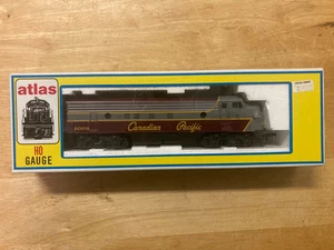 ATLAS HO GAUGE FP 7 DIESEL NO. 8306 CANADIAN PACIFIC TRAIN LOCOMOTIVE-NEW IN BOX - Picture 1 of 2