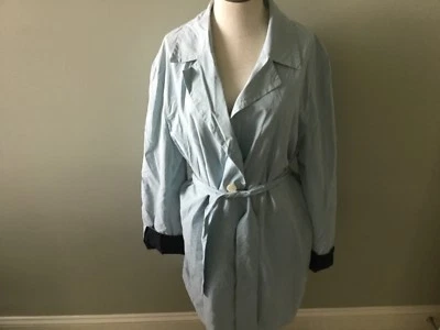 Casaco Mondi Feminino Leve Azul Claro com Cinto 38 Manga Longa Acabamento Azul Marinho - Imagem 1 de 3