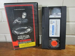 DR STRANGELOVE - VHS Tape 1980's - STANLEY KUBRICK Horror Library Copy Clamshell - Picture 1 of 5