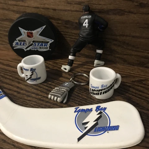 NHL Tampa Bay Lightning bundle - stick, puck, mug/cup, key chain, figurine Cover