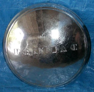RF981 1950's 1960's Pontiac Hubcap Dog Dish - Picture 1 of 2