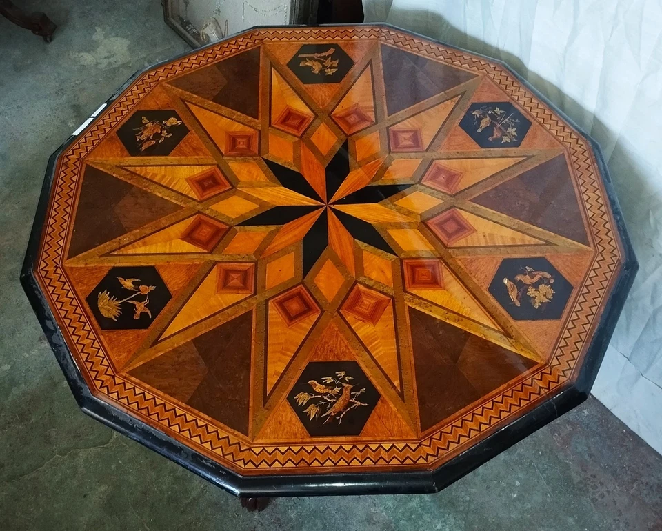 ANTIGUA MESA DE COMEDOR DODECAGONAL EN MADERA NOBLE MARQUETERÍA. ESPAÑA. SIGLO XX Foto 1 de 1