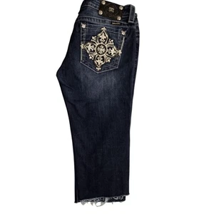 Pantalones de mezclilla capri Miss Me para mujer 30 azul lavado oscuro ajustados dobladillo crudo pedrería tiro bajo - Imagen 1 de 8