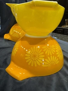 Vintage Pyrex 4pc Sunflower Daisy Cinderella Nesting Bowls 441-444 0392P999 - Picture 1 of 11