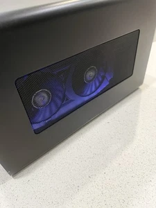 Razer Core X Chroma 700W RGB Thunderbolt 3 External GPU Enclosure PCIe 16x(eGPU) - Picture 1 of 7