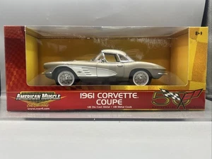 1/18 Ertl American Muscle 1961 Chevrolet Corvette Coupe Silver 36833 ; - Picture 1 of 7