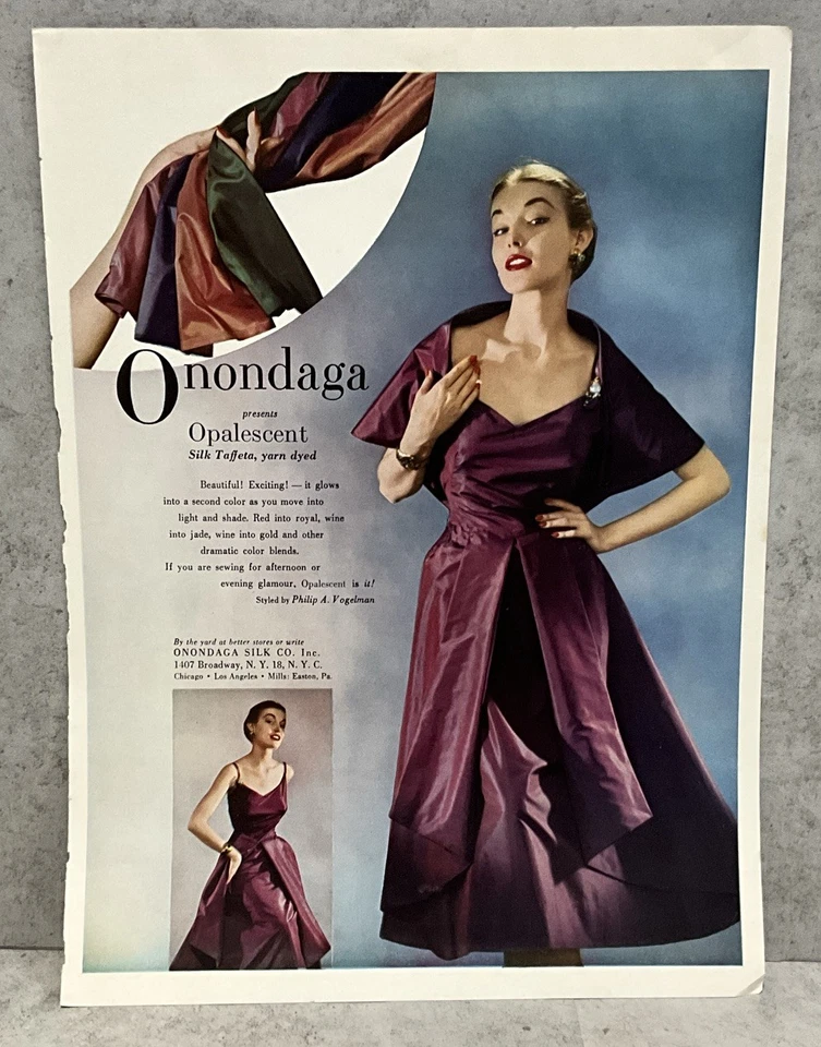 Vestido Onondaga Opalescente Seda Tafetán Púrpura 1950 Revista Estampado Publicidad Foto 1 de 1