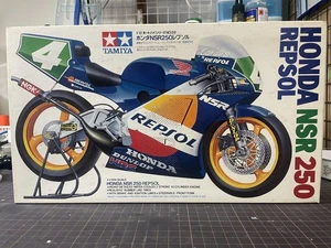 Tamiya 1/12 Honda Nsr250 Repsol Plastic Model Kit Motorcycle CollectorS - Picture 1 of 3