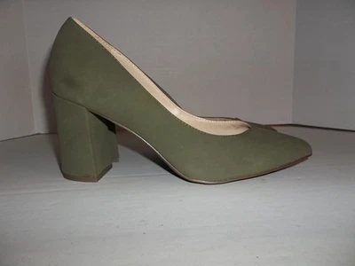 Womens Size 8W Liz Claiborne Green Suede Memory Foam LC Haslett Heels NWoB - Image 1 of 4