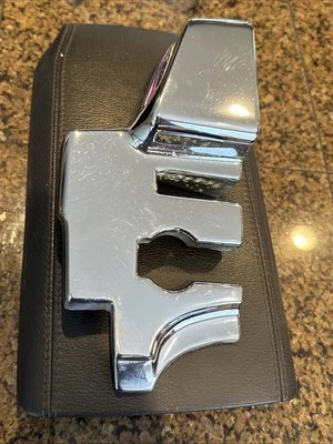 Cubierta de tapa de cinturón de seguridad cromada pilar B lateral izquierdo mercedes-benz 560sl r107 1983-89 Foto 1 de 4