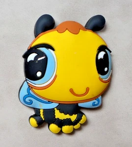 LITTLEST PET SHOP LPS HASBRO MAGNETIC MAGNET AIMANT EN RELIEF ABEILLE BEE "© 09" - Imagen 1 de 2