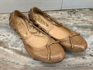 Tod's Made in Italy Tan Ballerina Flat Shoes Driving Gold Tip Tassel 37 US6