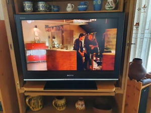 32" LCD TV Sony KDL-32S3000 ohne RECEIVER - Bild 1 von 8