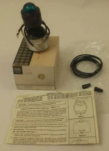CROUSE-HINDS- EMP- 6 WATT- 125V, BLUE MAX PILOT LIGHT, - Picture 1 of 9