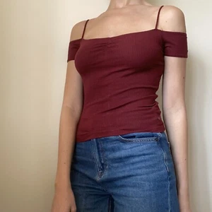 American Eagle Outfitters Off Shoulder Burgundy Top - UK 6 - Picture 1 of 4