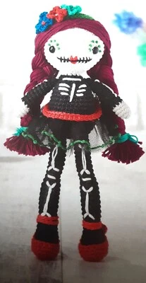 Halloween Tipo Mexicano Muñeca Amigurumi Patrón de Crochet Extracto de Revista Foto 1 de 2