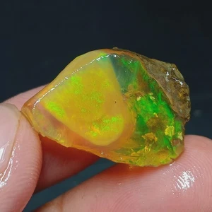 20 ct Ethiopian Welo Opal Rough – 24x16 mm Multi Green Fire Play Gemstone - Picture 1 of 7