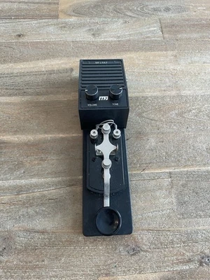 MFJ-557 Deluxe Morse Code Practice Oscillator Straight Key w/ Volume Control - Image 1 of 4
