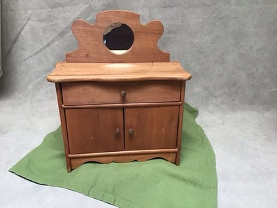 Antiguo tocador de madera de principios de 1900. Foto 1 de 4