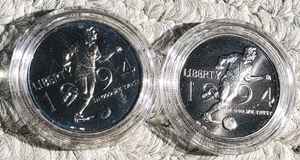 Proof And Uncirculated 1994 World Cup Commemorative Half Dollars NO Coa-Box - Picture 1 of 4