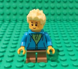 *NEW* Lego Blonde Boy Short w  Freckles 'Fun in the Park' Fig Minifig x 1