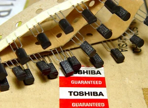20x Toshiba Japan Transistor 2SA1020 Y / A1020-Y, PNP Treiber, 50V/2A, NOS - Picture 1 of 1