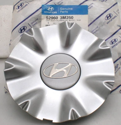 Tapa central nueva 2009-2014 Hyundai Genesis OEM P/N 52960-3M250 Foto 1 de 4