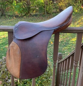 Vintage Cortina Close Contact Saddle 18.5 Inch Seat Genuine Leather Brown Flat - Picture 1 of 11