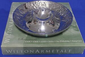 Wilton Armetale Grapes Chip and Dip Platter 