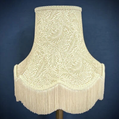 William Morris Larkspur Lino Pantallas Mesa Pie Estándar Lámpara Pared Luz Foto 1 de 4