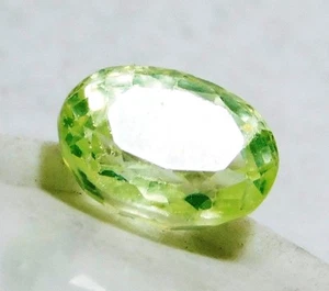 Natural 3.55 Cts Oval Cut Green Peridot Loose Gemstone R2066 - Picture 1 of 3