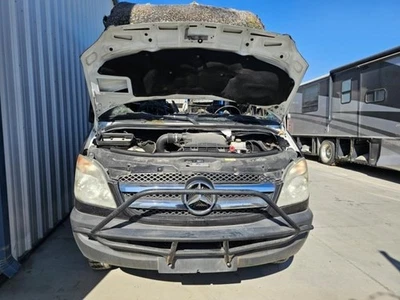 MBZ SPRINTER 2012 usado sin tornillos delantero Los Angeles 10-13 2500/3500  Foto 1 de 4