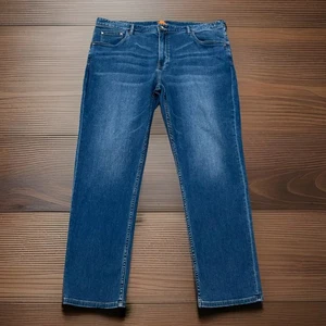 Men’s Size 42x32 Tommy Bahama Jeans Soft Feel - Picture 1 of 10