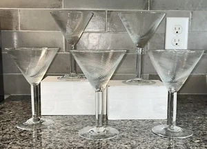 Vasos de Martini transparentes con textura Swirl Bowl 6 5/8”H (juego de 5) - Imagen 1 de 6