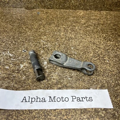 Brazo de freno trasero y eje 76 honda xl100 estrías 1976 Foto 1 de 4