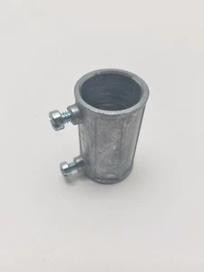 Regal 712 Conduit Coupling  3/4" Screw Set  LOT OF 48  #8299 - Picture 1 of 3