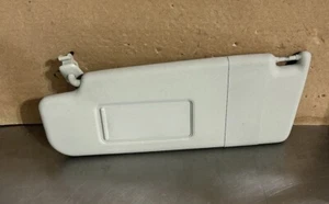 ✅2007-2010 Volkswagen Jetta Driver Sun Visor Mirror Left Sunvisor Gray #2184 - Picture 1 of 4