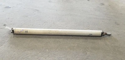 17 CHEVY SILVERADO 5.3L REAR DRIVE SHAFT 4X4 Foto 1 de 4